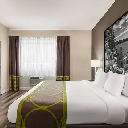 Отель Super 8 By Wyndham Sarnia On Экстерьер фото