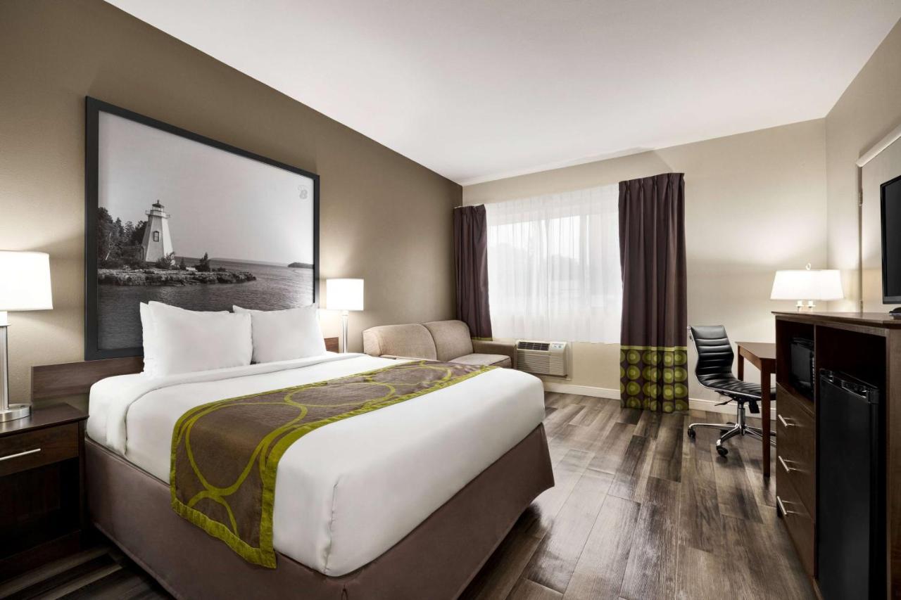 Отель Super 8 By Wyndham Sarnia On Экстерьер фото