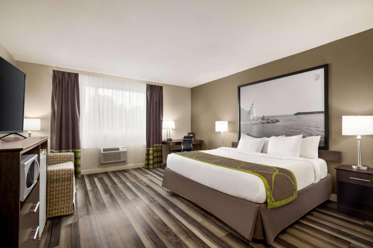 Отель Super 8 By Wyndham Sarnia On Экстерьер фото